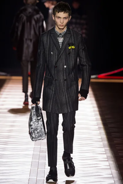 Look 38